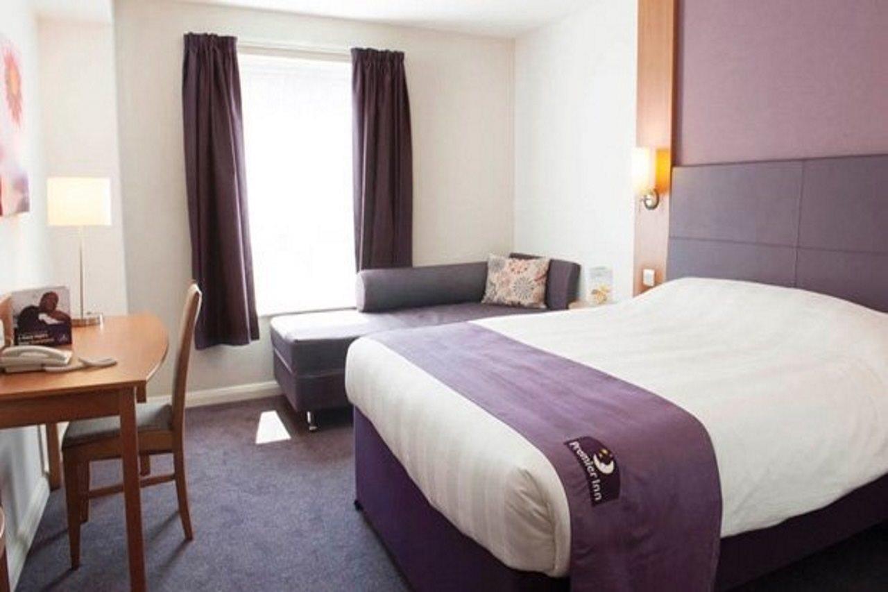 Premier Inn Newton Abbot Ngoại thất bức ảnh