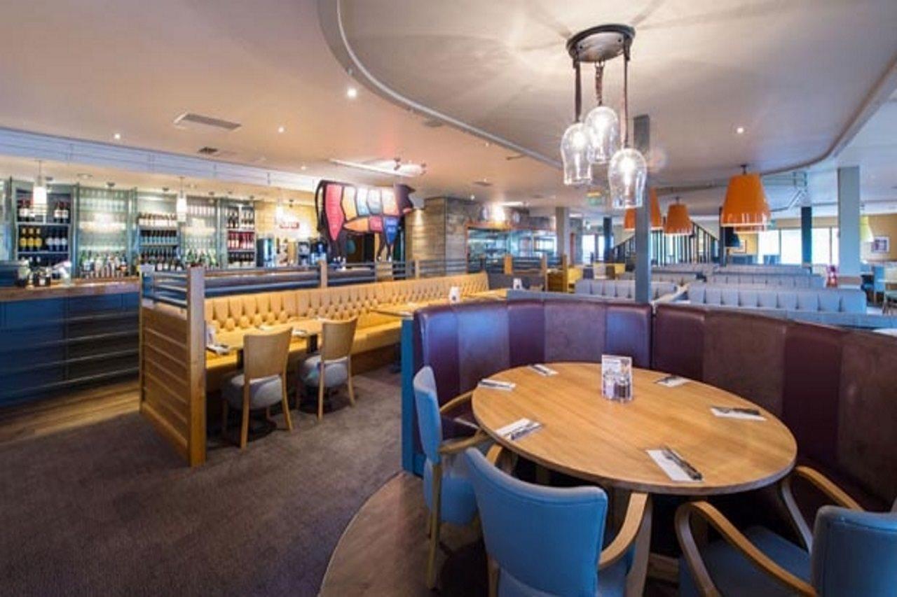 Premier Inn Newton Abbot Ngoại thất bức ảnh